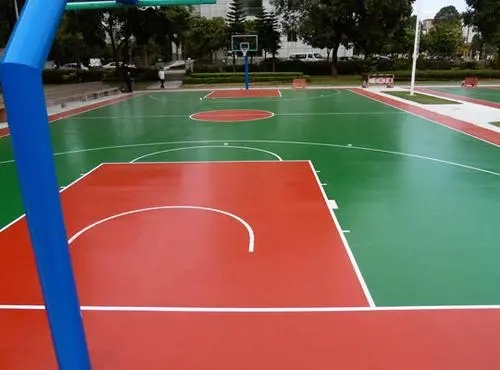 海东球场地面翻新,裂缝修重要性